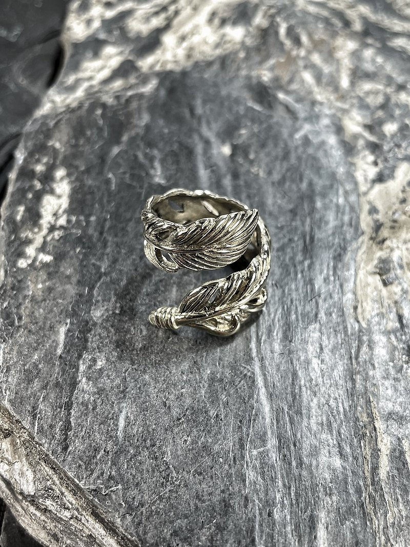 Native American Feather Ring in White Bronze. - General Rings - Other Metals 