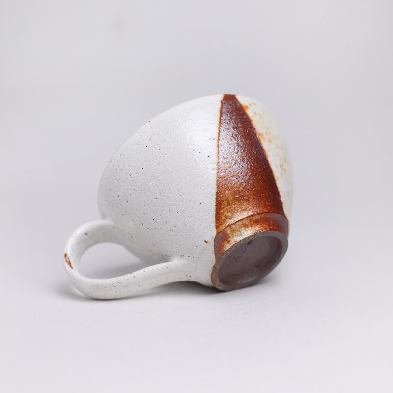 Mingya kiln l wood fired Shino two-color cup snow white orange red pottery cup coffee cup latte H8 - Mugs - Pottery White