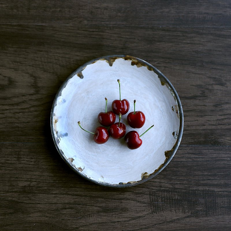 白化粧土・貫入の平皿 - 盤子/餐盤 - 瓷 白色