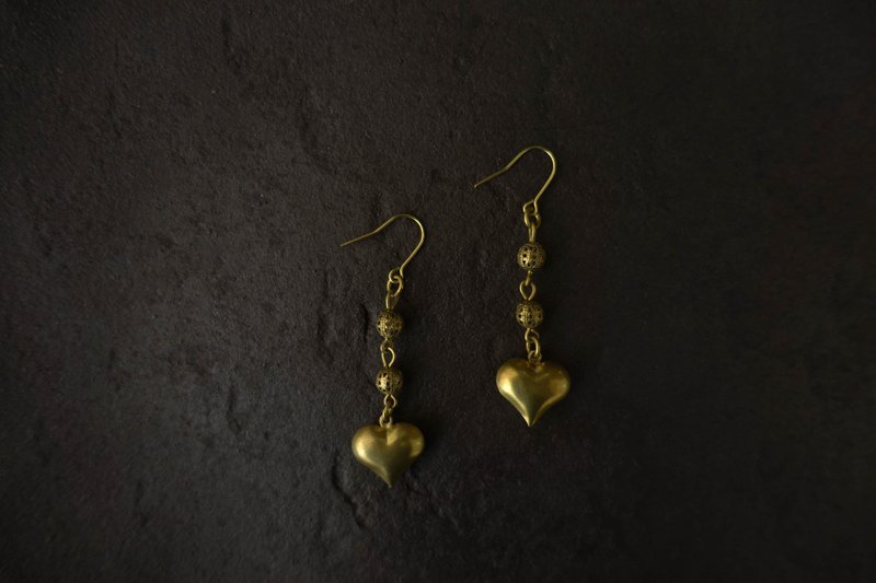 Heart small Bronze earrings (old) - ต่างหู - ทองแดงทองเหลือง สีทอง