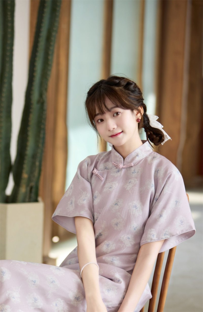 淺紫色 復古花色盤扣寬袖少女旗袍 新中式中秋春節改良連身裙洋裝 - 旗袍/改良式旗袍 - 其他人造纖維 紫色