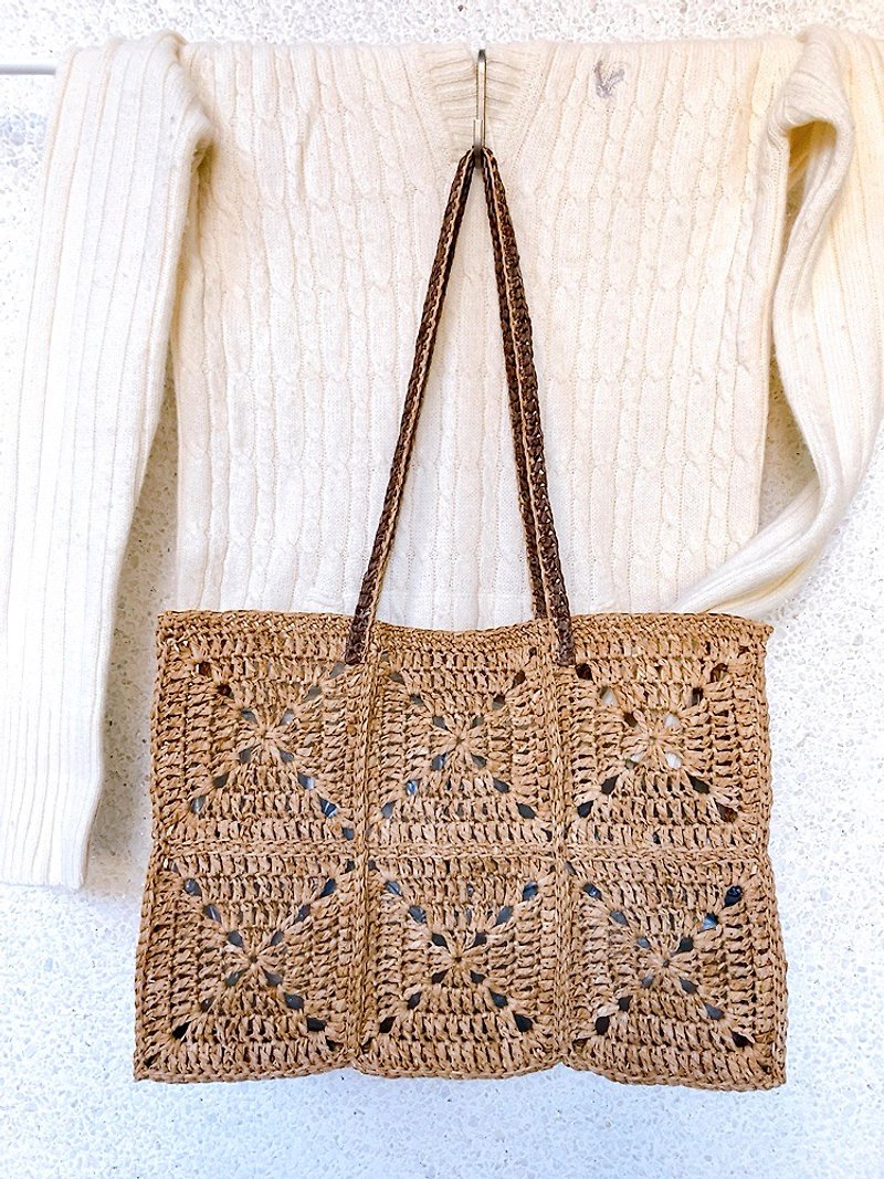 Retro window pattern stitching coffee planted raffia woven side bag - Messenger Bags & Sling Bags - Eco-Friendly Materials Brown