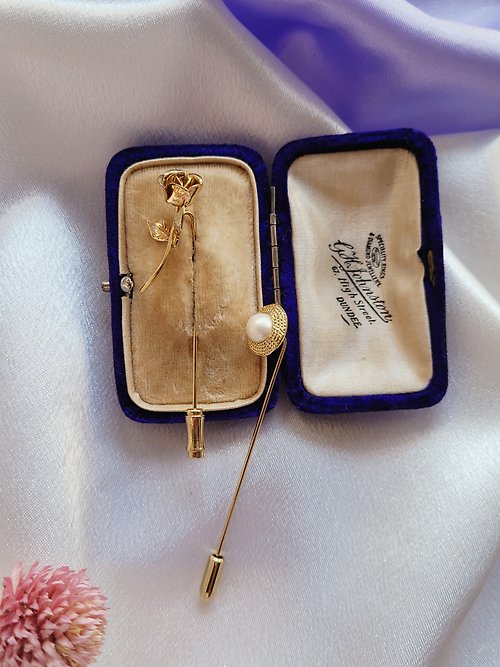 Hale黑爾典藏西洋古董 美國西洋古董飾品 / 立體玫瑰花典雅珍珠帽針/棒針Stick Pin