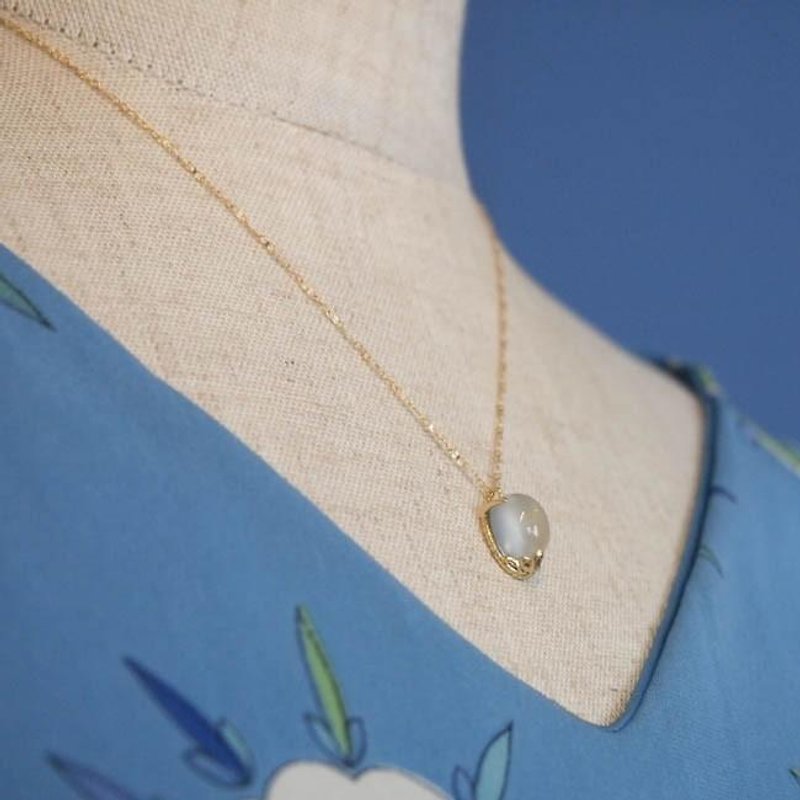 tiara K18 necklace (Moonstone) [FN193] - สร้อยคอ - โลหะ สีทอง