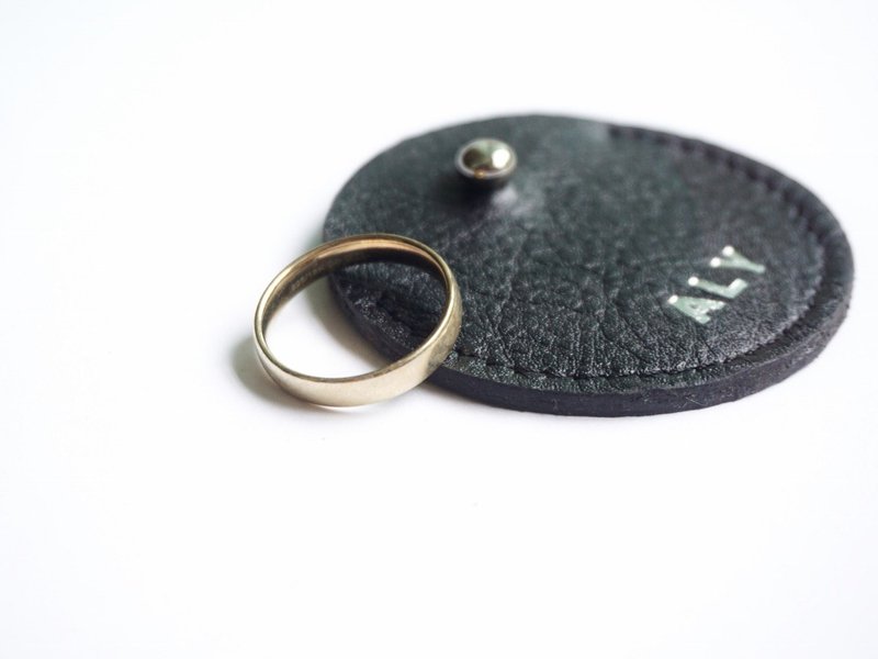 Customized Gift Jewelry pouch with monogram, jewelry case, ring pouch - 化妝包/收納袋 - 真皮 黑色