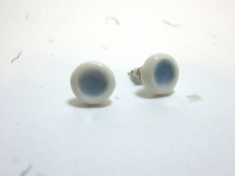 石下 / 粉藍 圓形 白瓷透亮 陶瓷 耳環 配日本製金色18K鍍金耳釘 - 耳環/耳夾 - 瓷 藍色
