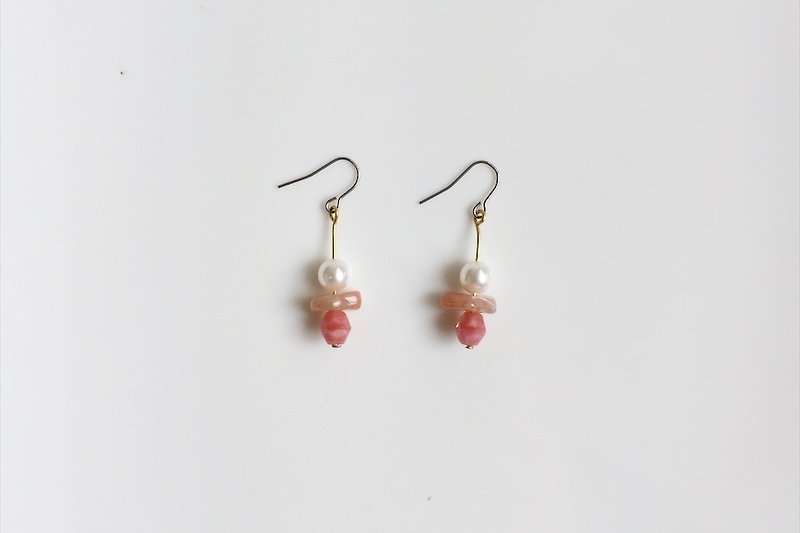 Small bee agate brass modeling earrings - Earrings & Clip-ons - Gemstone Red