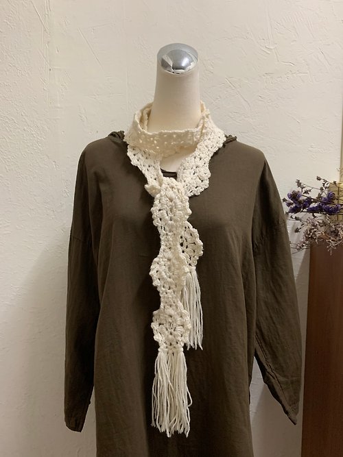 hm98k 走吧！編織 手作造型圍巾。。米白小花。裝飾。保暖。