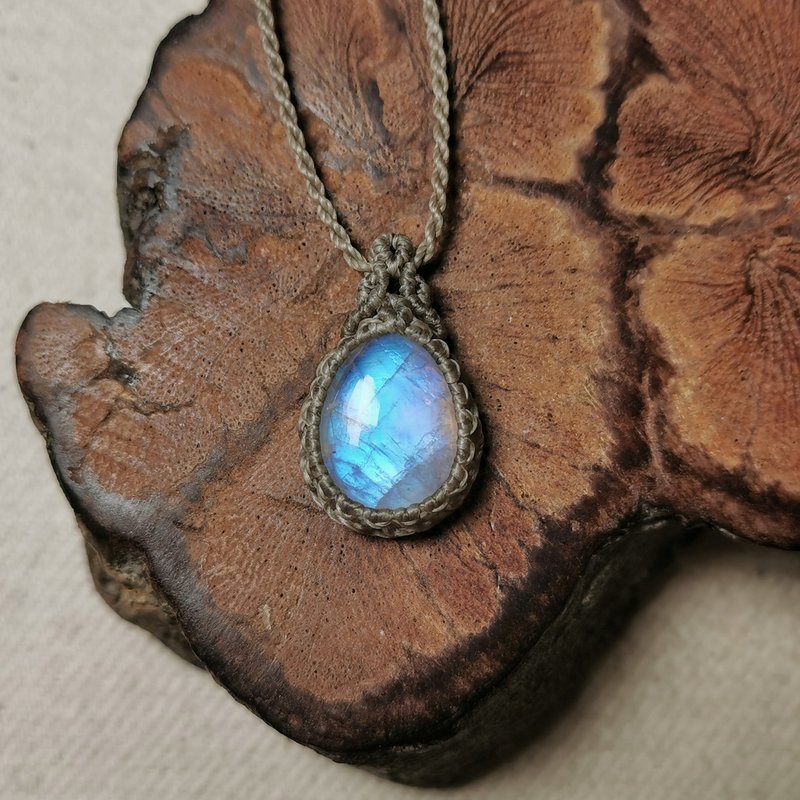 藍光月光石/印度產/透質-蠟線編織系列/項鍊可調長度 - 項鍊 - 半寶石 藍色