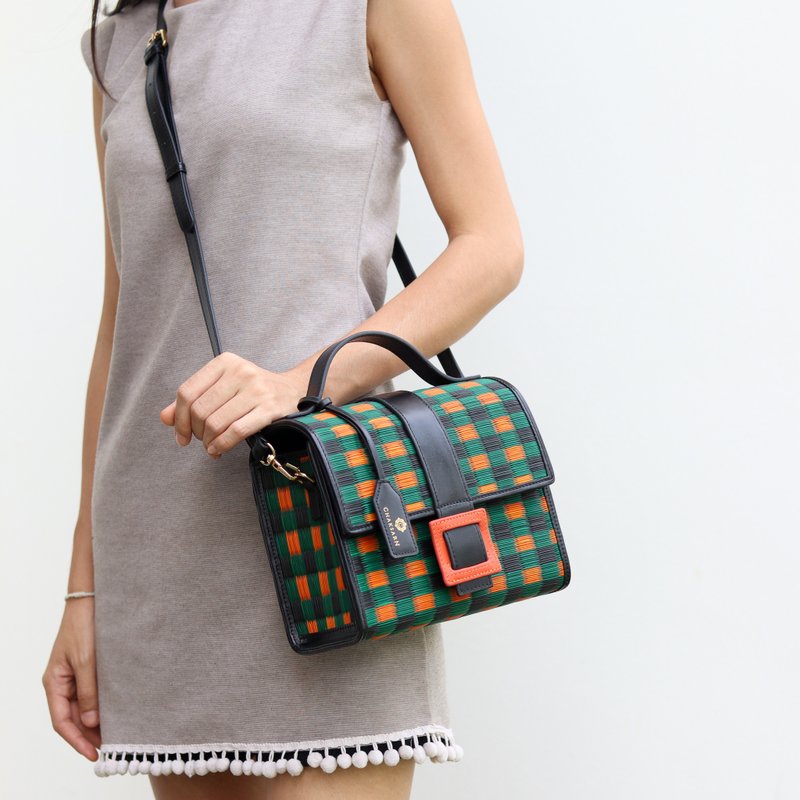 Summer Handbag from Woven Straw and Leather / Chaksarn Candy - 手提包/手提袋 - 真皮 黑色