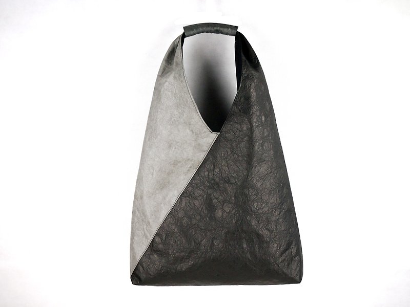 Tyvek 2 colors TRIANGLE BAG Handbag Tote Bag Shoulder Bag Shopping Bag Shopper - กระเป๋าถือ - วัสดุกันนำ้ สีเทา