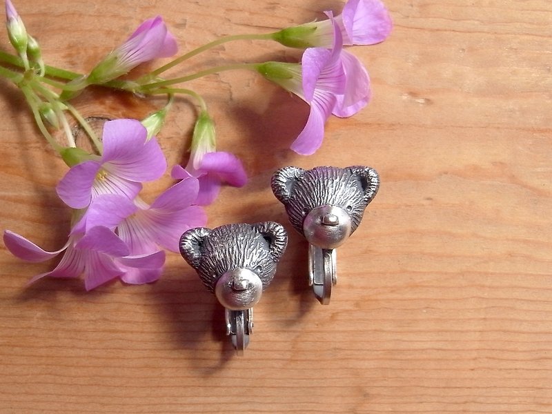 Teddy Bear-C--- Clip-on Earrings--Sterling Silver--Silver Tiny Bear - ต่างหู - เงิน สีเทา