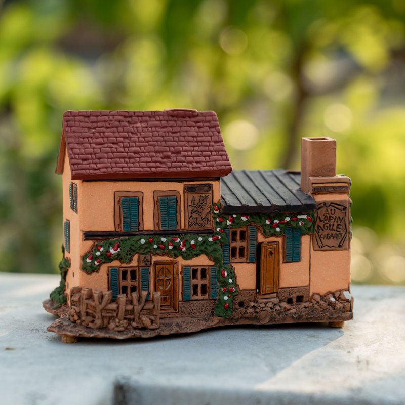 The Rabbit Tavern in Montmartre, France, is 10cm tall - Items for Display - Pottery 