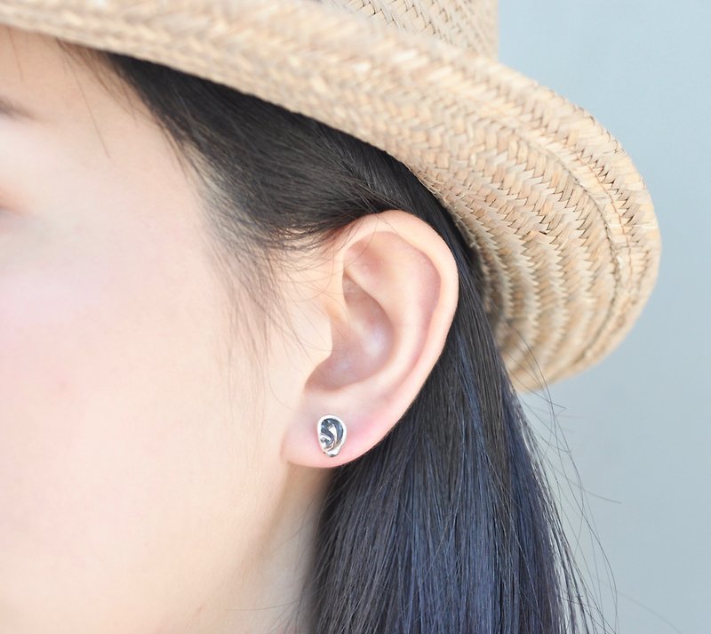 Ermao Silver[Large Series─Small Ears-Earrings] Silver or Gold - ต่างหู - โลหะ สีเงิน
