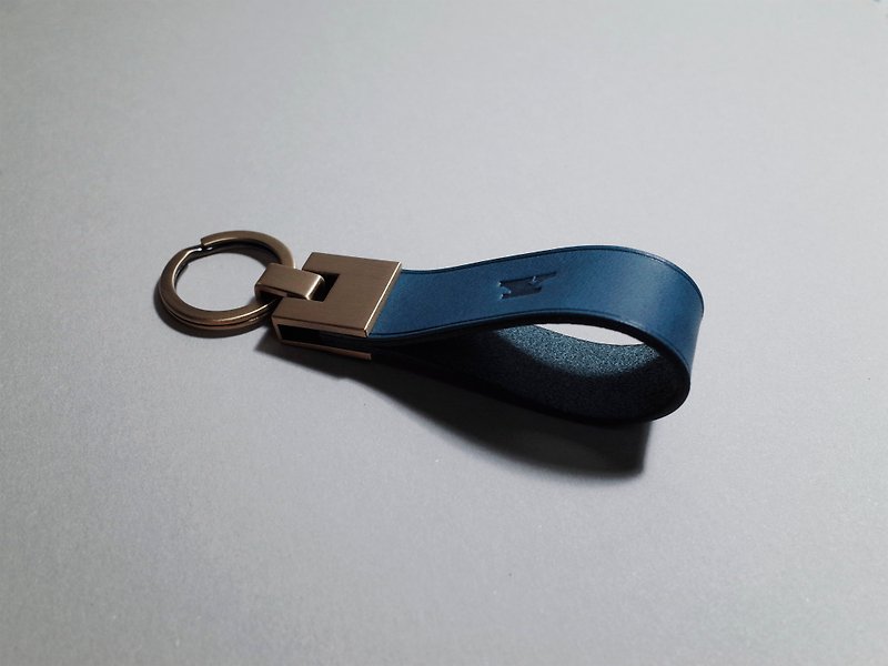 Leather Keychain , Keyring (12 colors / engraving service) - ที่ห้อยกุญแจ - หนังแท้ สีน้ำเงิน