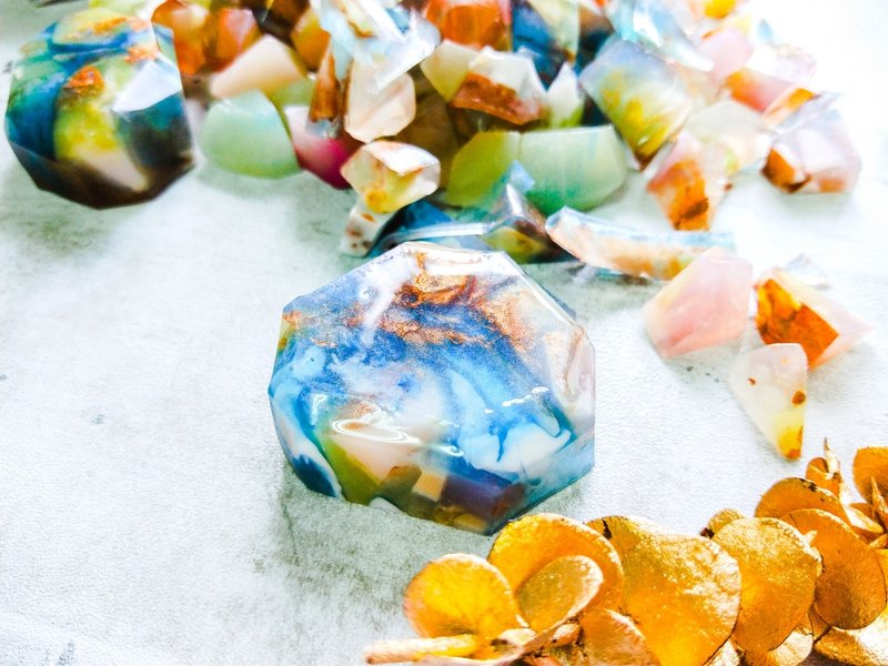 雲彩礦 寶石皂創作課 / Fluorite soap ((雙人優惠/實體/體驗)) - 蠟燭/香氛/調香 - 其他材質 