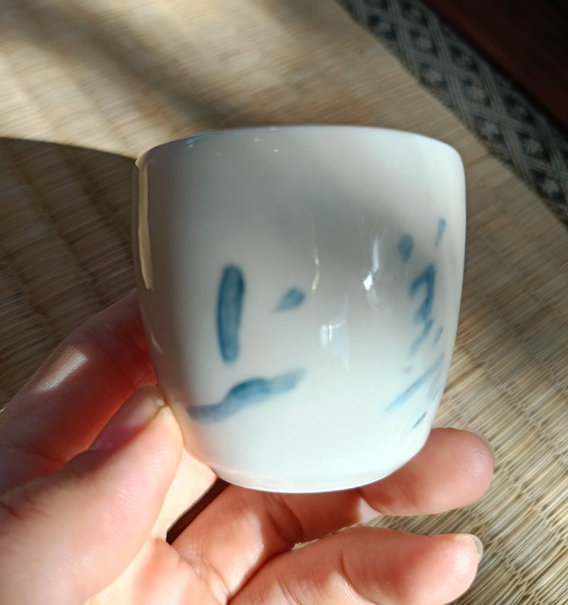白瓷青花手拉坏1280度高溫燒製  藝術家釉下彩手寫茶杯 上善若水 - 茶壺/茶杯/茶具 - 瓷 