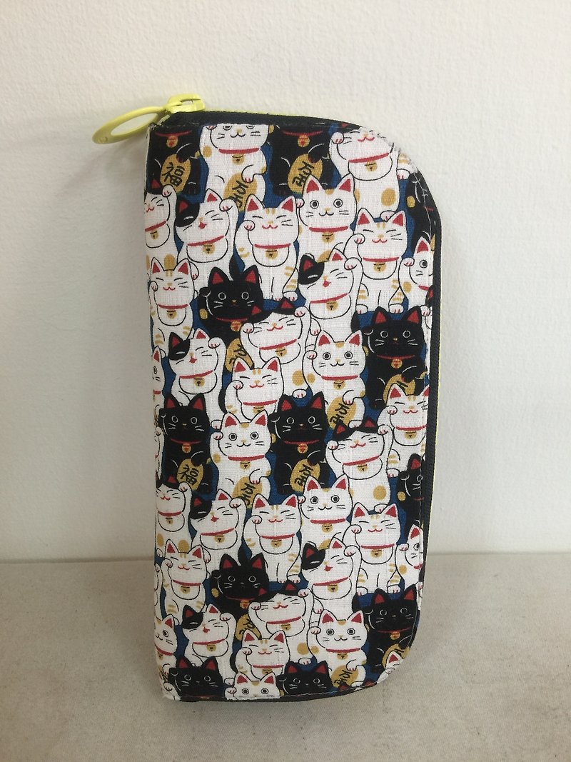 Can hold a lot of long clips - Lucky Cat - Wallets - Cotton & Hemp Black