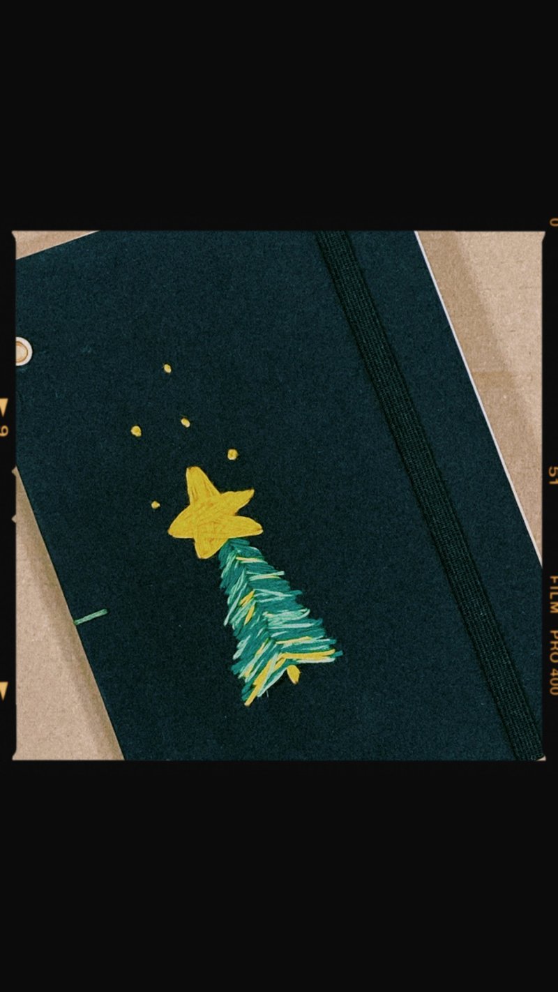 【聖誕禮物】Lonely Christmas - 2025 無時效 A6 手工繡字手縫手 - 筆記本/手帳 - 紙 