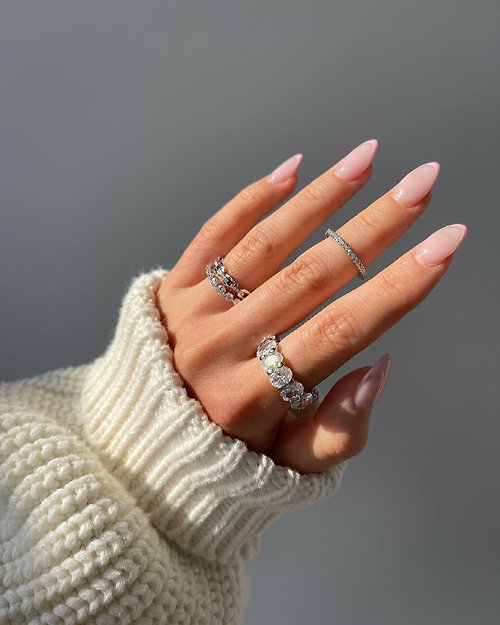 Glowy Jewelry 【熱賣】【手作】純銀橢圓形石戒指 - 5A 比利時鋯石 - 925純銀