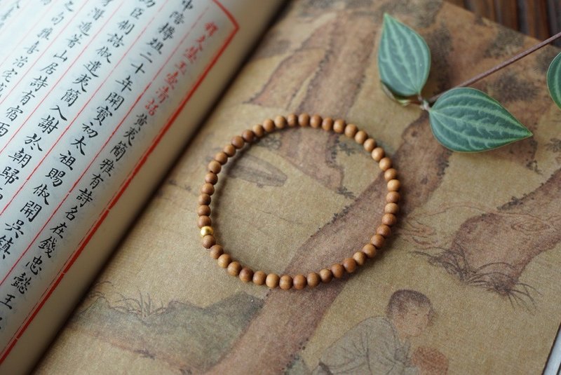 4mm Sommer native old mountain sandalwood 999 pure gold round beads design single circle bracelet handheld s - สร้อยข้อมือ - ไม้ สีนำ้ตาล