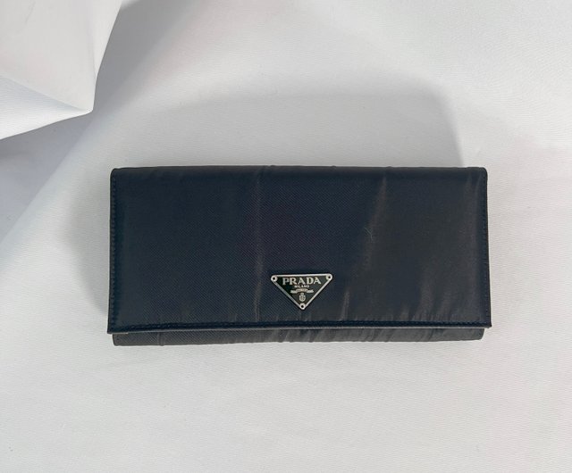 RARE TO GO 中古品 PRADA 黒 本革 ナイロン ロングクリップ クラッチバッグ ロング シルバー バッグ 元箱 - ショップ RARE  TO GO VINTAGE ヴィンテージセレクトショップ 財布 - Pinkoi