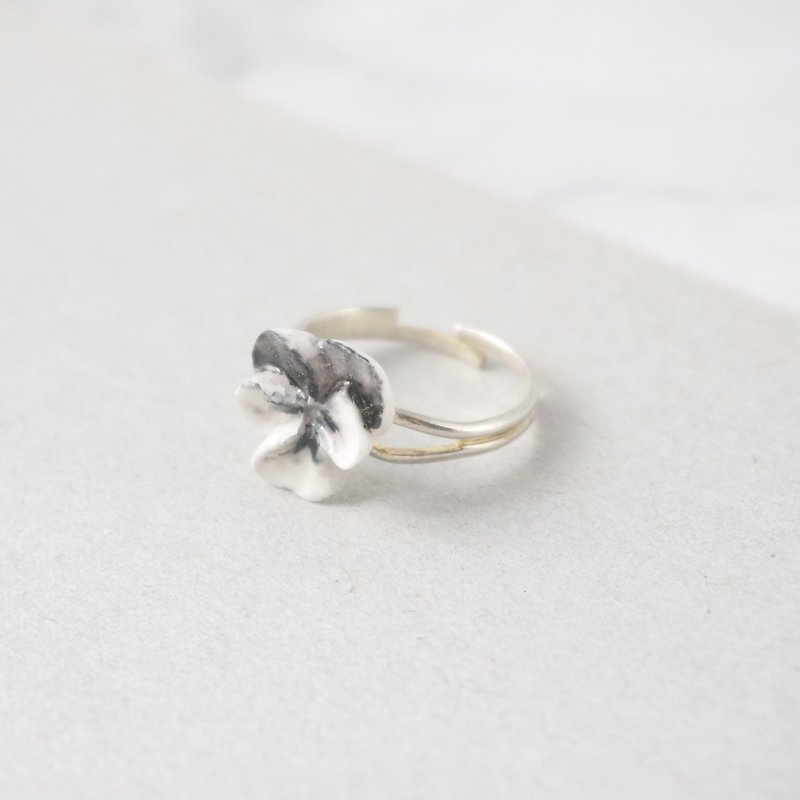 Marble pattern Pansy Ring - General Rings - Clay Gray