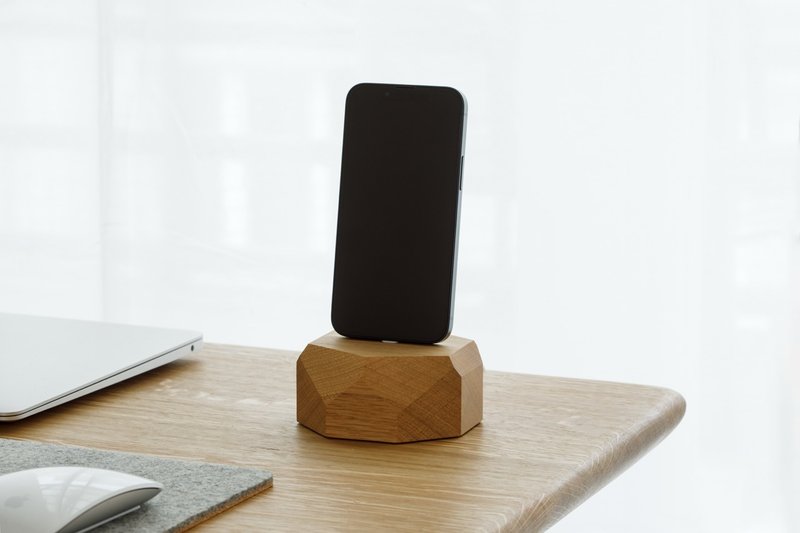 Smartphone dock - Universal docking station for smartphones - 手機/平板支架 - 木頭 咖啡色