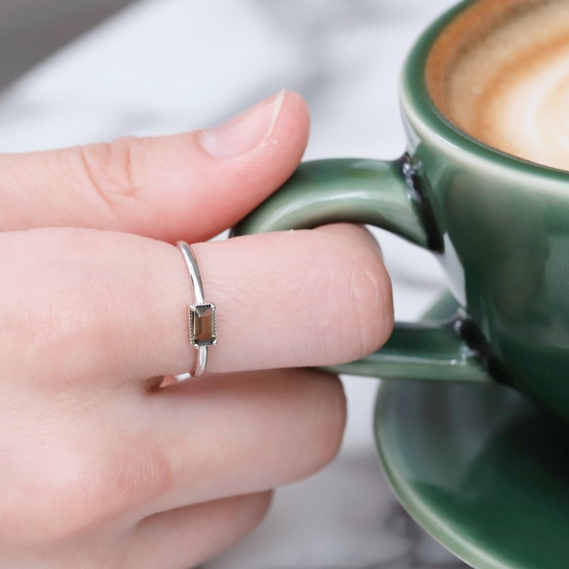 Olive Green Tourmaline 925 Sterling Silver Sugar Cube Ring - แหวนทั่วไป - เครื่องเพชรพลอย สีเงิน