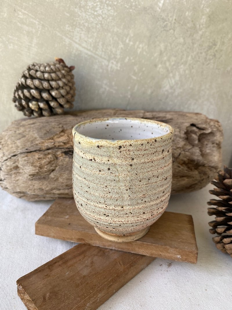350 ML Medium Size  Speckled Coffee Mug/ Handcrafted Cup - 花瓶 - 陶 