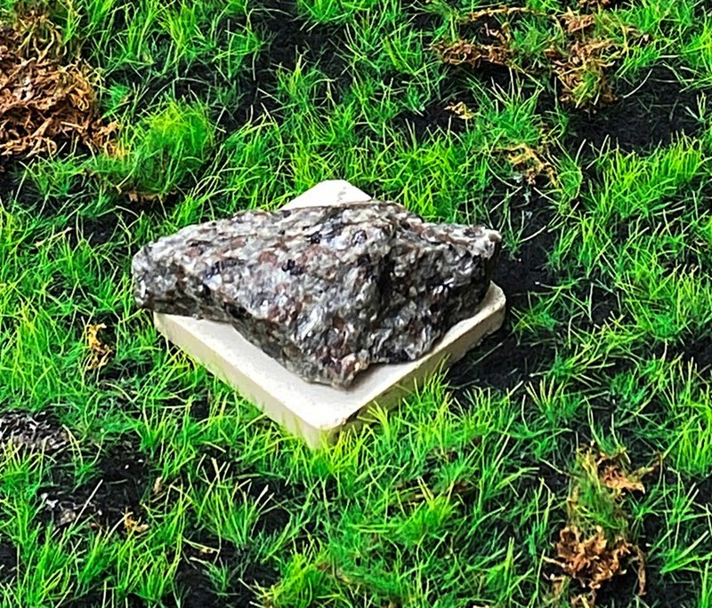 火焰石 |天然能量水晶礦石 | 增智慧 排除負能量 平緩心中雜念 - 擺飾/家飾品 - 水晶 黑色