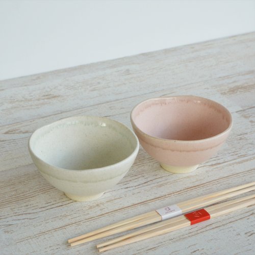 美濃焼 お茶碗ペアセット 箸付き ホワイト×ピンク - ショップ