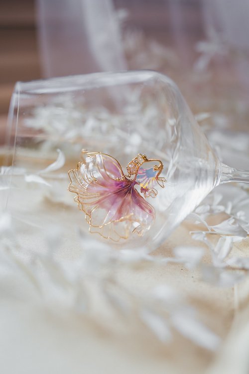 rosequeen 海洋樂園】水晶魚－漸層夢幻粉紫色 淡水珍珠水晶花樹脂耳環