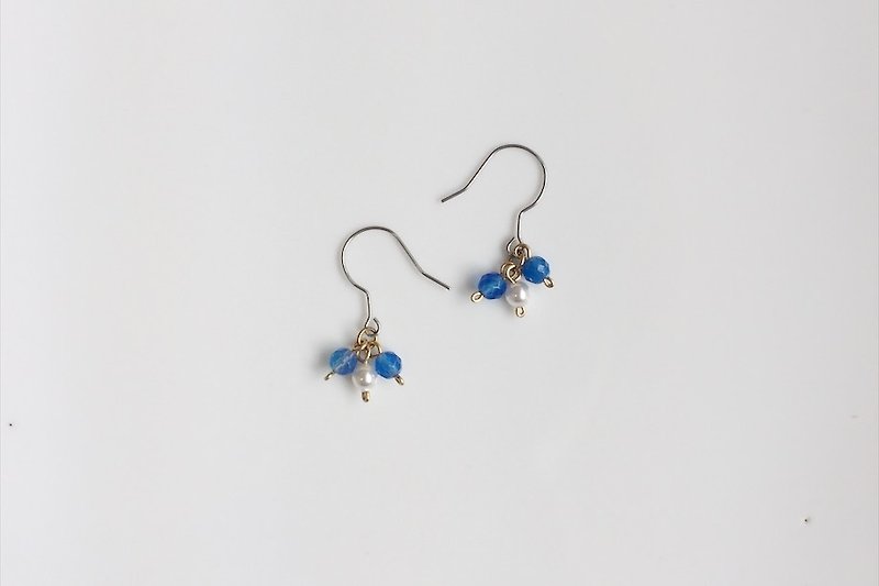 花の形のパール青瑪瑙のイヤリング - ピアス・イヤリング - 宝石 ブルー