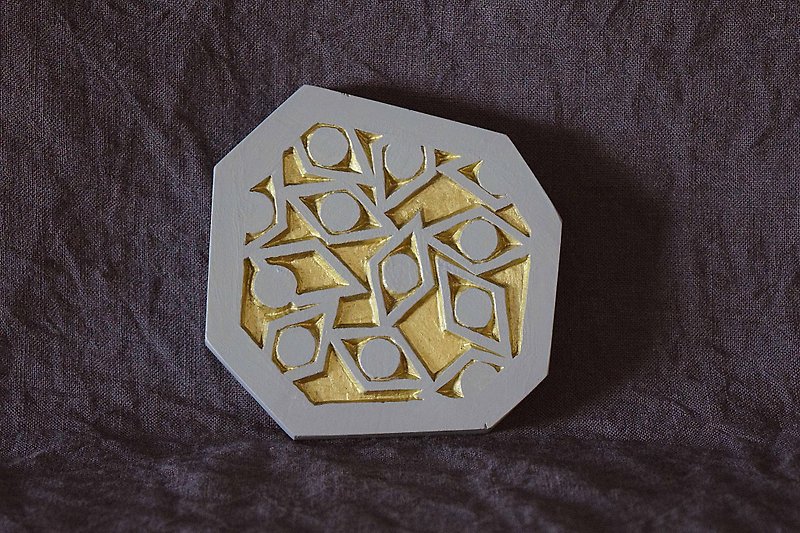 幾何学的なハンドミラーミニ（鋭い目 - 灰色） - メイク道具・鏡・ブラシ - プラスチック グレー
