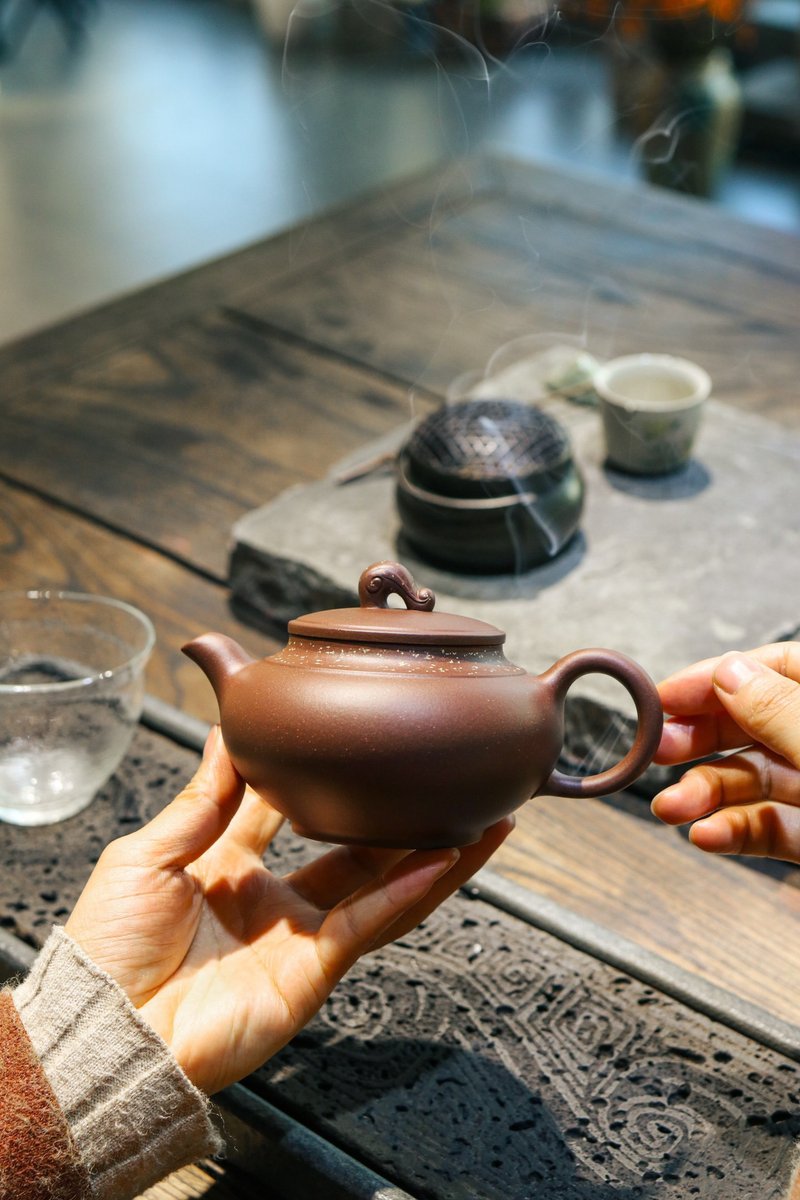 送禮紫砂壺茶壺如意 工艺师作品  底槽清 300ml 潘云燕作品  潘云 - 茶壺/茶杯/茶具 - 陶 灰色