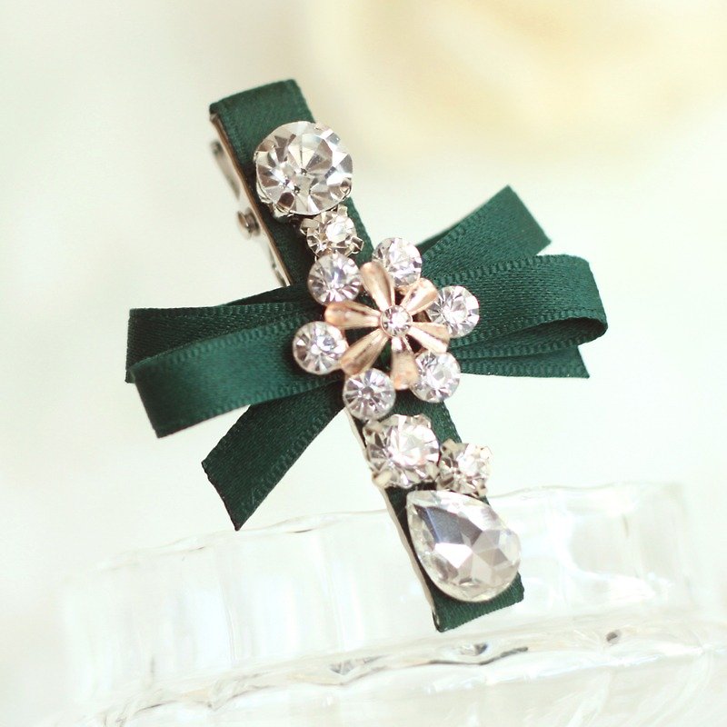 Elegant Ribbon with Rhinestones Hair Clip - Hair Accessories - Other Metals Green