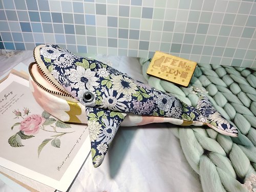 FEN手工小鋪 海洋生物袋物系列-韓國布料手作紫色碎花鯨魚筆袋-鯨魚筆盒鉛筆袋