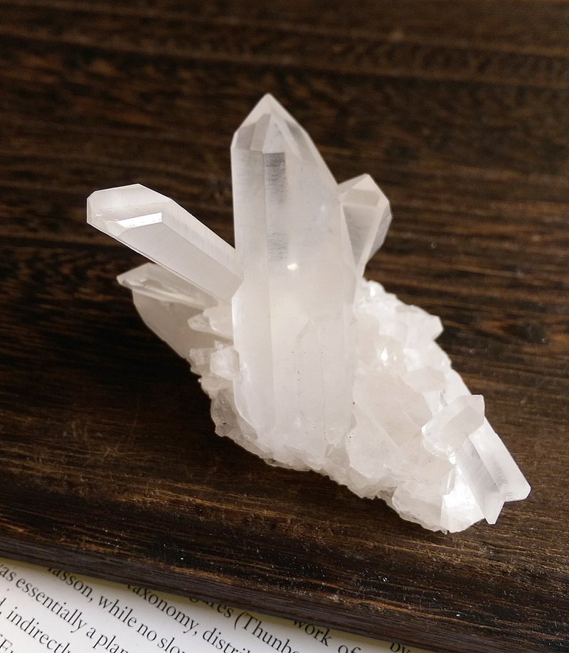 Crystal 四川產地 不規則晶簇 白水晶晶簇 天然礦石 原礦 - 擺飾/家飾品 - 其他材質 