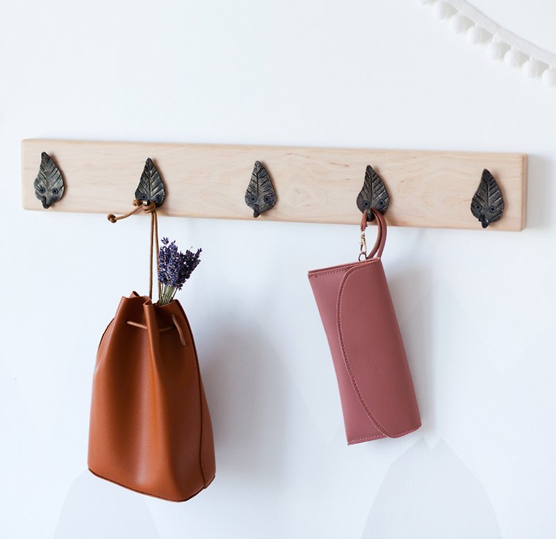 wall hanging clothes and bags rack with hooks from natural wood - Hangers & Hooks - Wood 