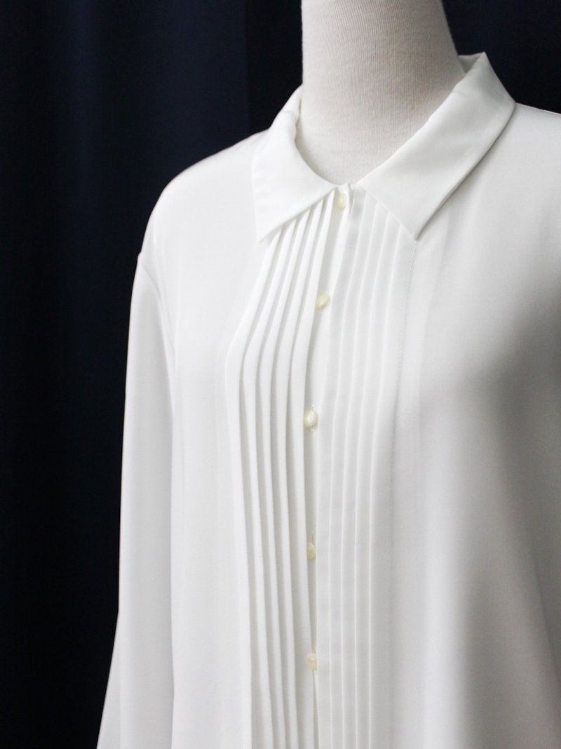 [RE0310T1870] Department of Forestry retro simple cut white vintage blouse - เสื้อเชิ้ตผู้หญิง - เส้นใยสังเคราะห์ ขาว