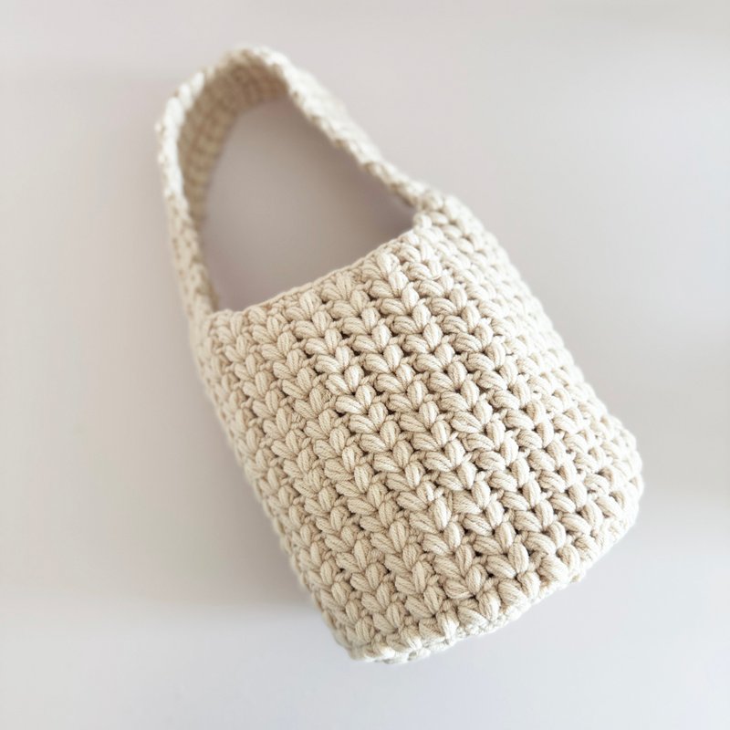 Crochet puff stitch shoulder bag - Messenger Bags & Sling Bags - Cotton & Hemp White