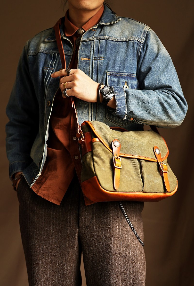 American retro hard-core Italian top-grain cowhide messenger bag - Messenger Bags & Sling Bags - Genuine Leather Green