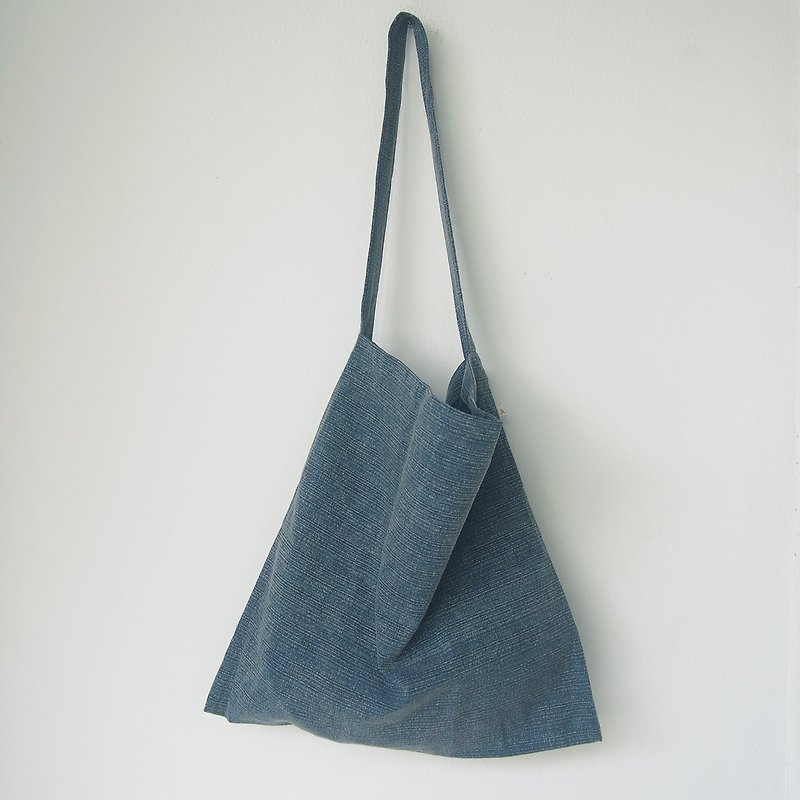 Square bag / 100% blue cotton  - กระเป๋าถือ - ผ้าฝ้าย/ผ้าลินิน สีน้ำเงิน