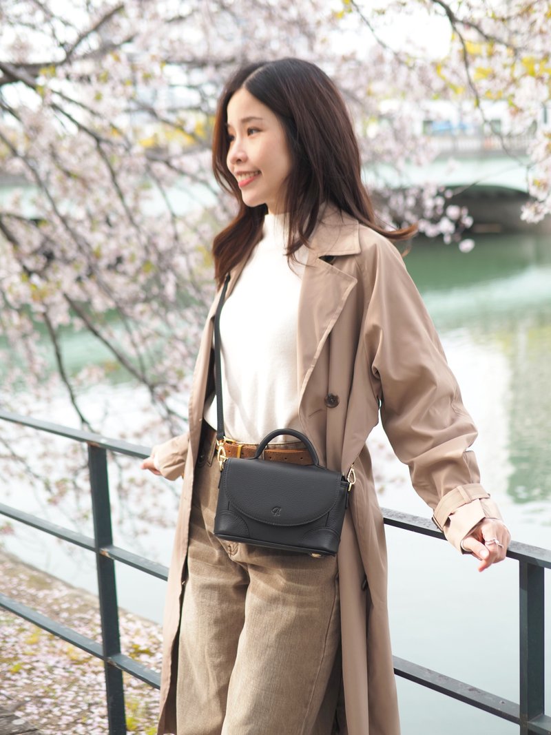 Tracy (Black):  Crossbody bag, Cow leather, Light weight, Mini bag, soft leather - 手提包/手提袋 - 真皮 黑色