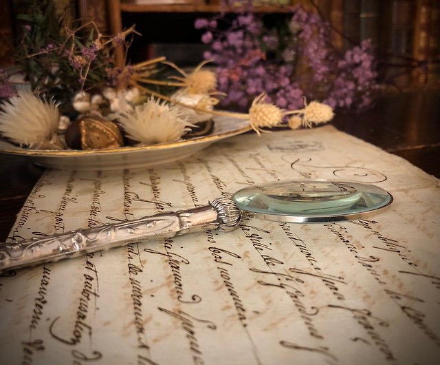 Century-old sterling silver engraved large magnifying glass in Victorian  England - Shop ct-antique Other - Pinkoi