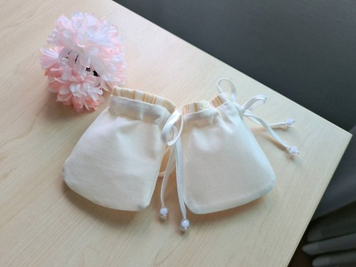 BonnieU Mini drawstring minimal handmade bag (White cream)