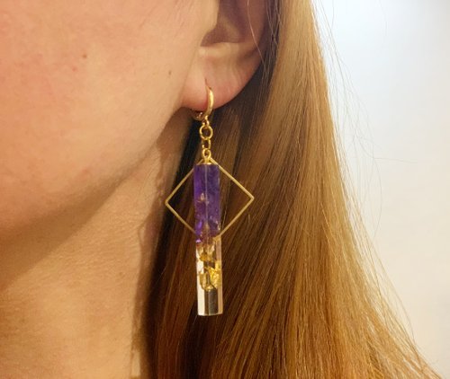 レジン イヤリング、ダングル パープル レジン イヤリング