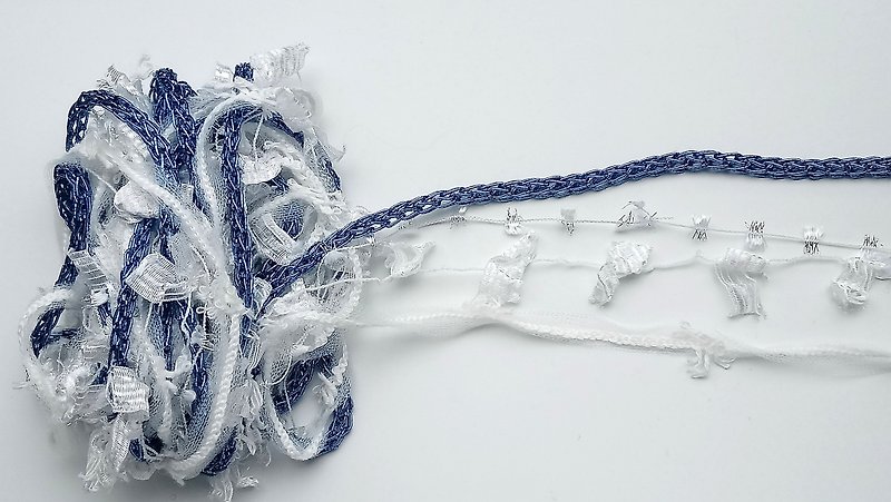 Chain-like thread 2.0 m - Knitting, Embroidery, Felted Wool & Sewing - Polyester Blue