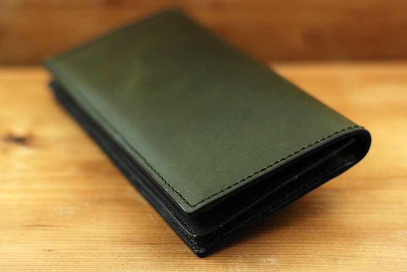 SOLD OUT dark green waxy skin long leather folder - กระเป๋าสตางค์ - หนังแท้ สีเขียว